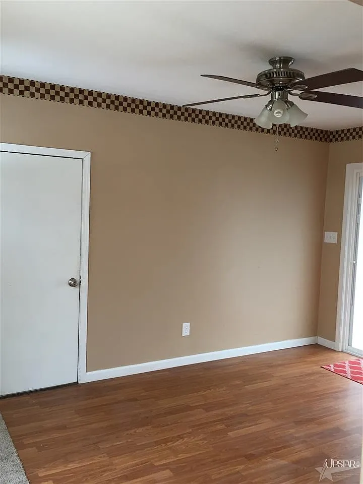 1705 Huffman Blvd photo 1
