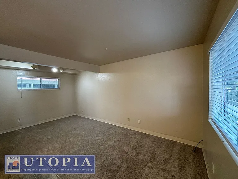110 Kaye St #11 — Photo 6
