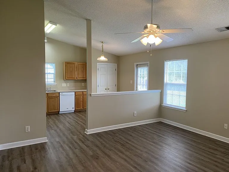 4924 Aldersbrook Dr — Photo 5