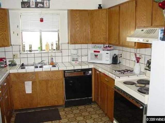 2nd image of 1002 Forest St