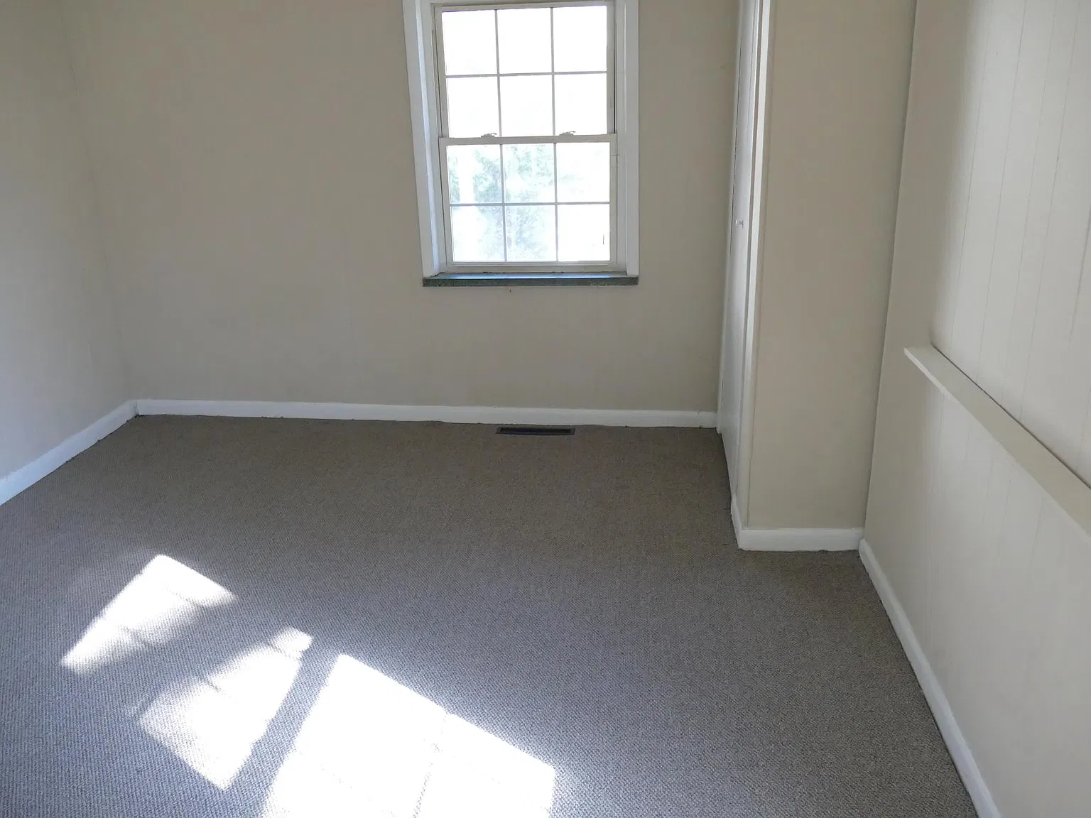 4 bed, 2000 sqft, $1,200 — Photo 3