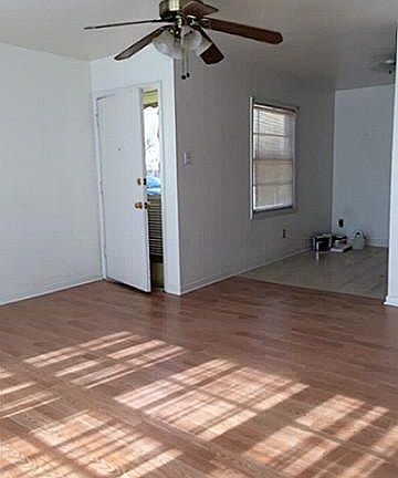 2nd image of 1957 Poplar St