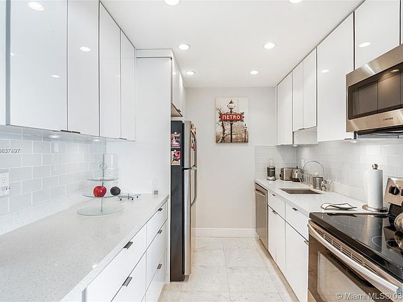 3rd image of 10300 W Bay Harbor Dr APT 2C