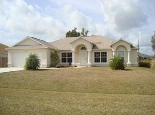 2162 SE Addison St, Port Saint Lucie, FL 34984