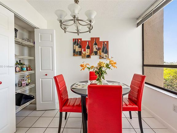 Lots of natural sunlight while you enjoy eating!  Extra large pantry with 2 folding doors