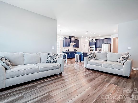 3rd image of 9380 Dunwich Dr