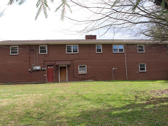 4th image of 404 Upland St