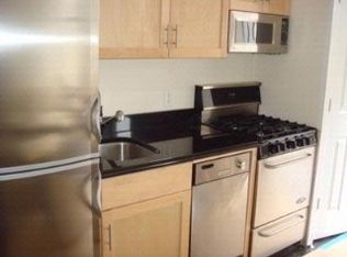 424 E 9th St, Brooklyn, NY 11218