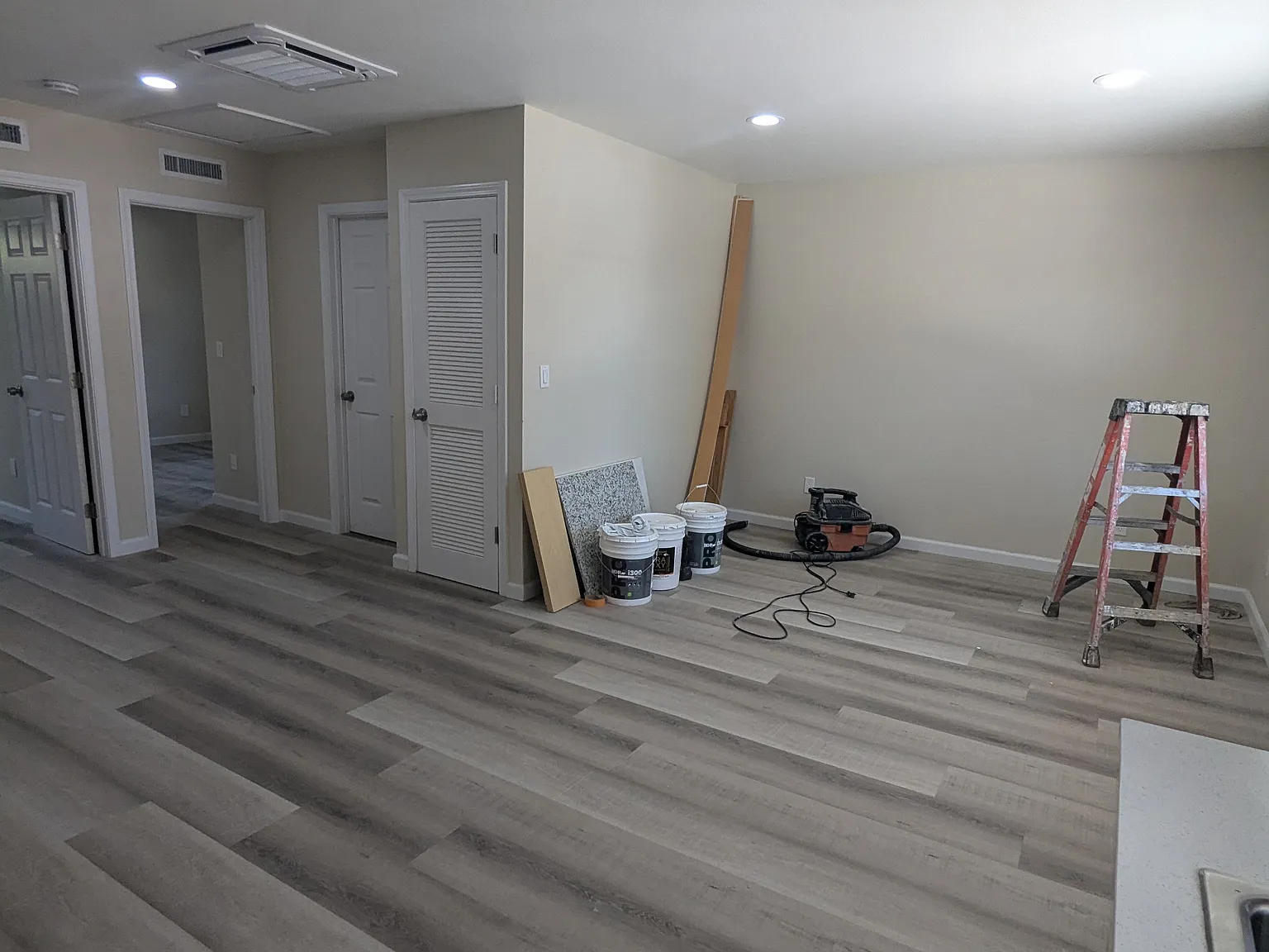 2 bed, 850 sqft, $2,695 — Photo 4