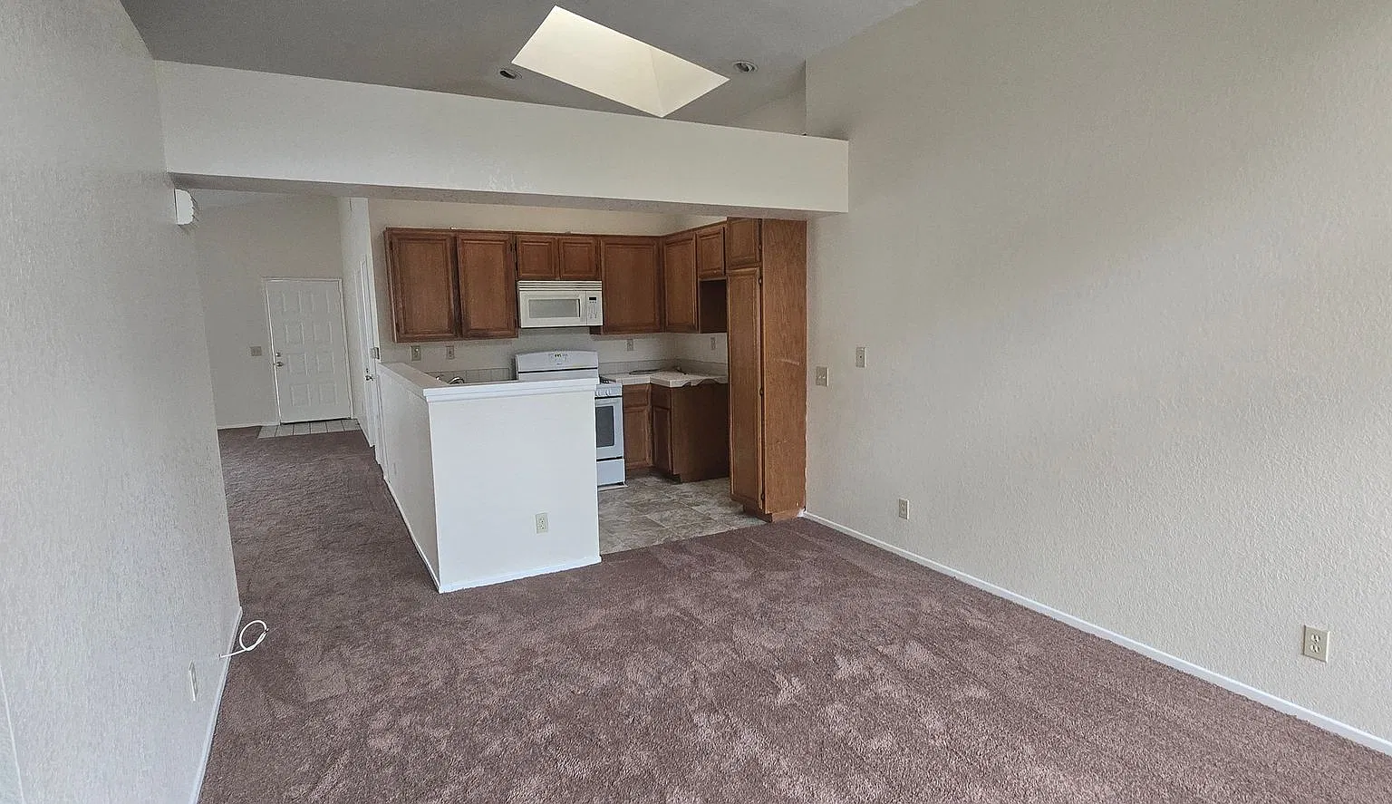 Beautiful Single-Family Home for RENT! — Photo 3