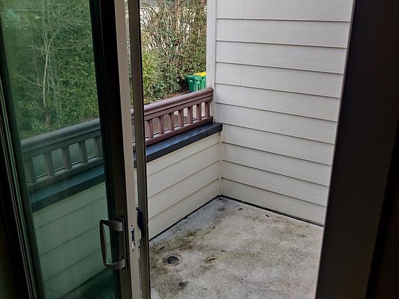 Main bedroom balcony