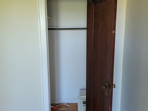 4th image of 2849 W Berteau Ave #3