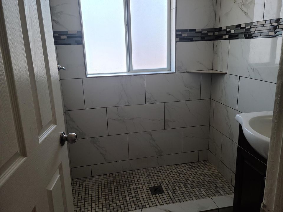 2nd image of 2175 N Belvedere Ave