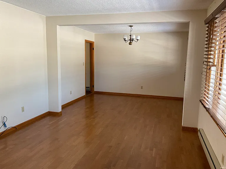 16907 Indianapolis Rd — Photo 2