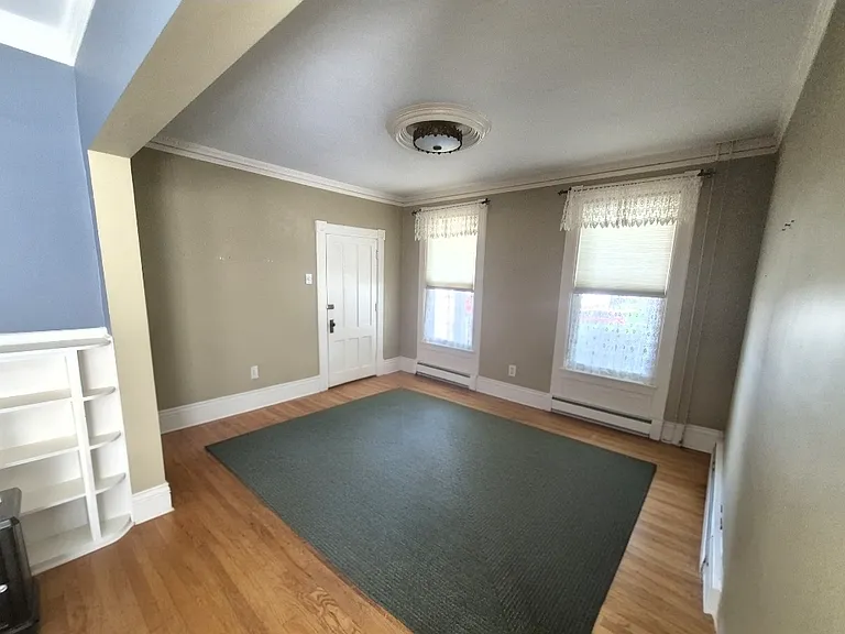 225 S 2nd Ave #1 — Photo 4