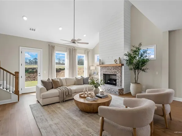 305 Tundra Swann Ln, Auburn, AL 36832