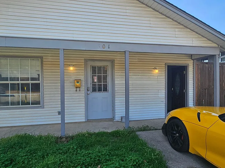 501 Mounts Ave — Photo 2