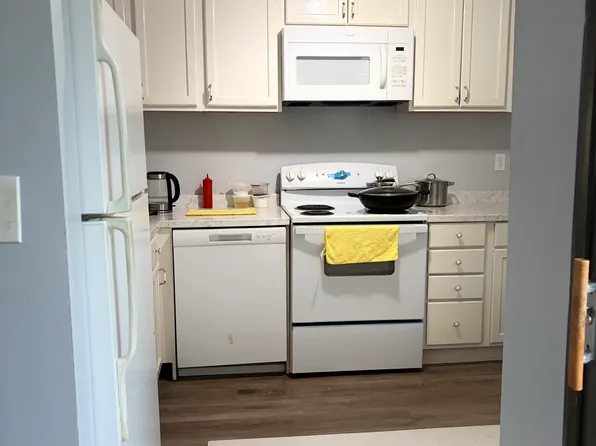 7 Padanaram Rd Unit 174, Danbury, CT 06810