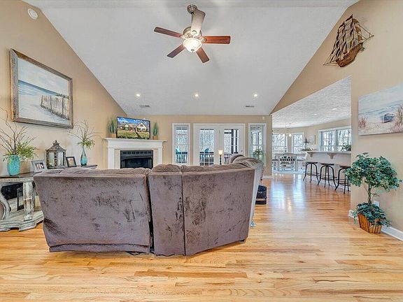 2nd image of 115 Osprey Ln