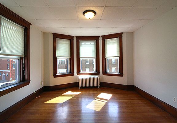 2nd image of 257 Washington St APT 12