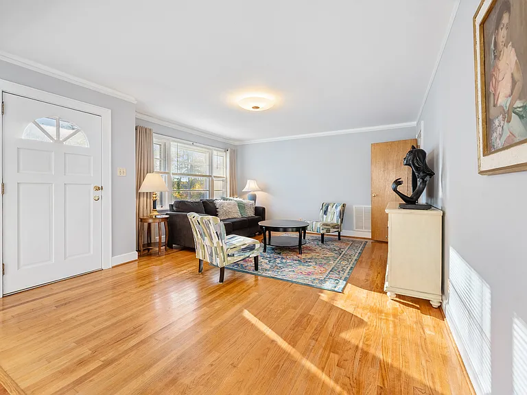 224 Race St — Photo 4