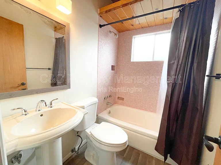 1812 Luzern St #B — Photo 10