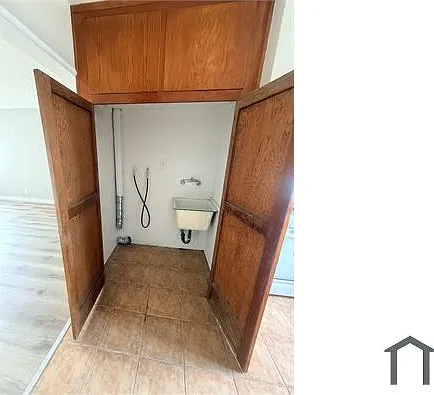 2 bed, 784 sqft, $2,200 — Photo 3