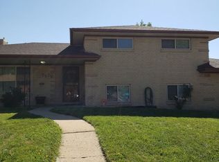 7870 Crestview Ln, Denver, CO 80221