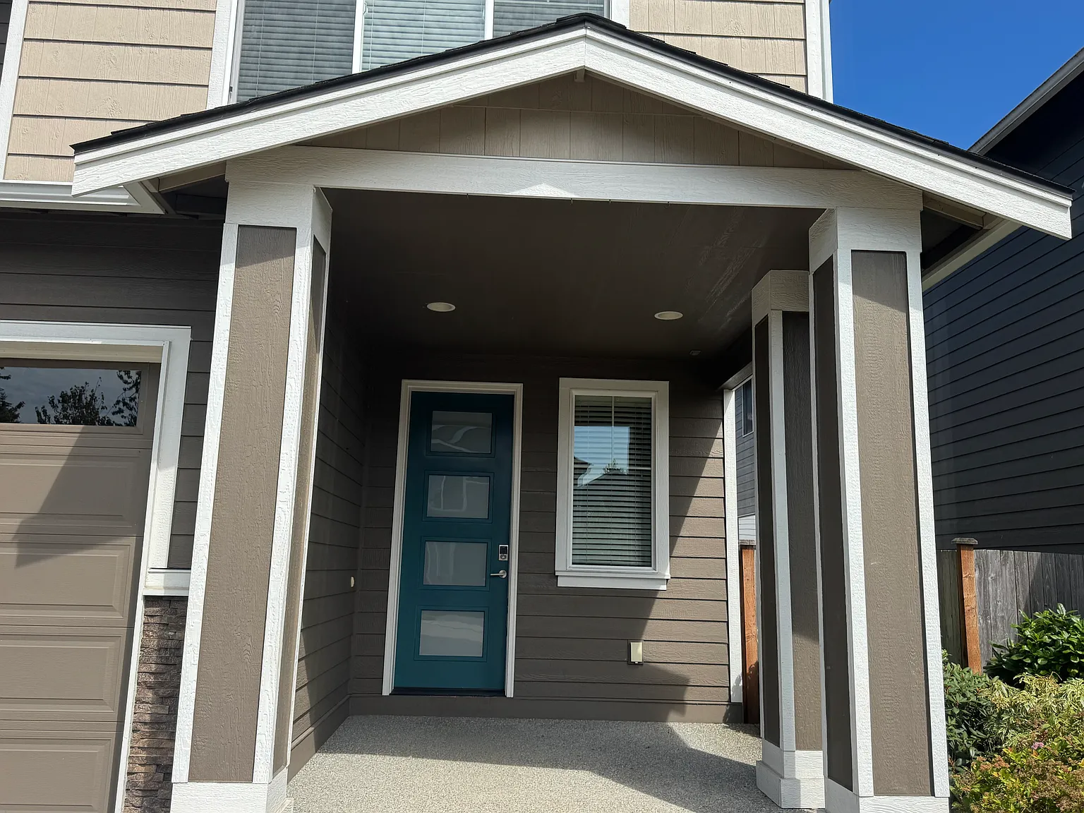 5 bed, 2807 sqft, $3,850 — Photo 2