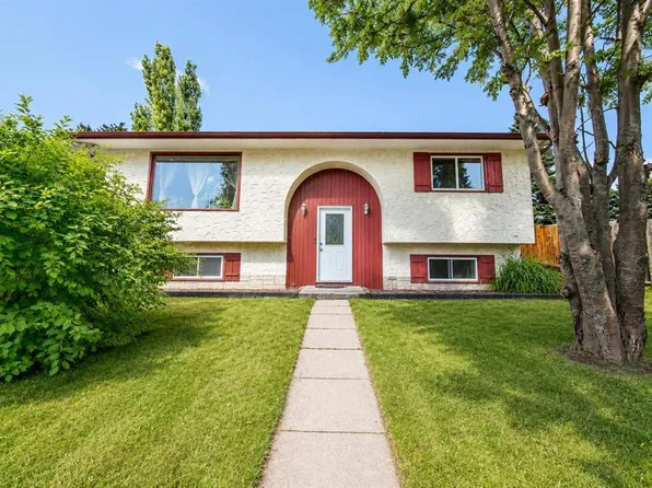 5035 58th St, Rocky Mountain House, AB T4T 1G5