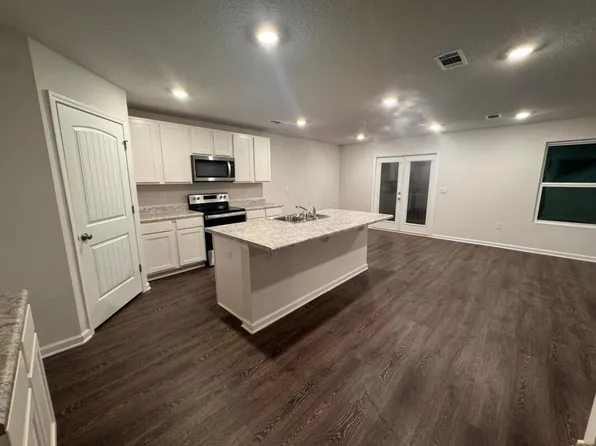 3252 Chappelwood Dr, Crestview, FL 32539