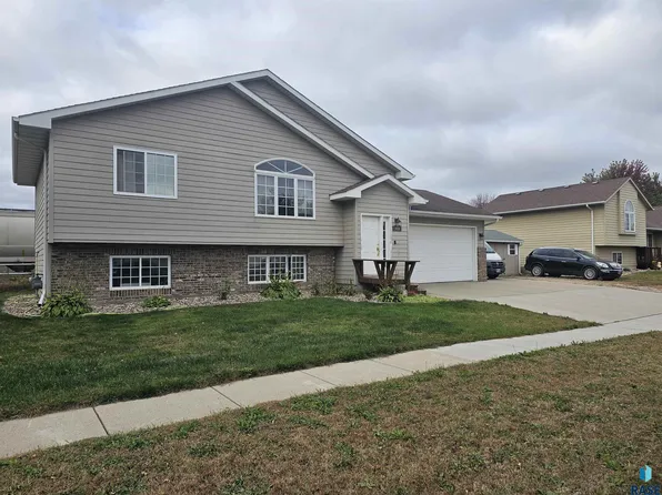 605 S Main Ave, Brandon, SD 57005