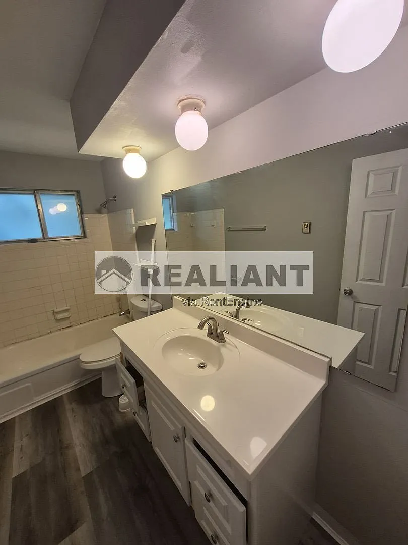 1 bed, 1.0 bath, $1,045 — Photo 3