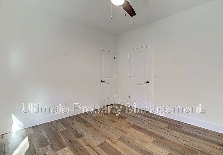 213 Myrtle Ave — Photo 16