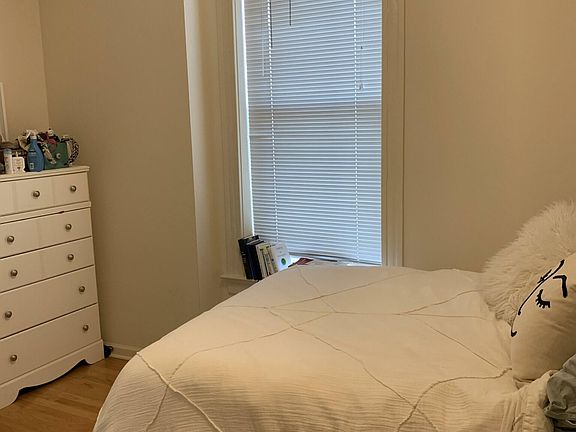 5th image of 703 W Willow St #813