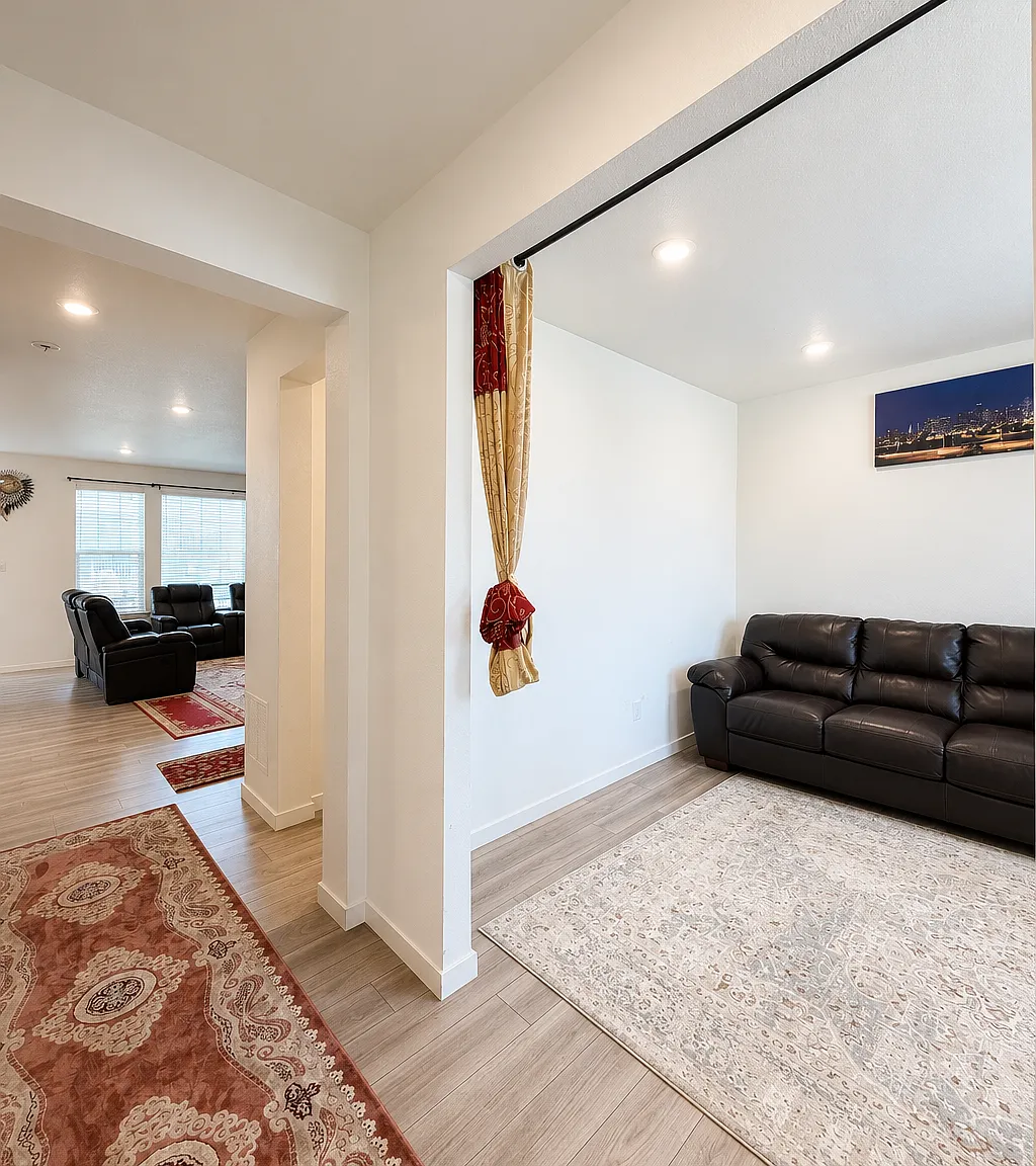 5 bed, 4.5 bath, 3875 sqft, $3,450 — Photo 4
