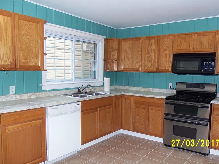 715 W Exchange St — Photo 4