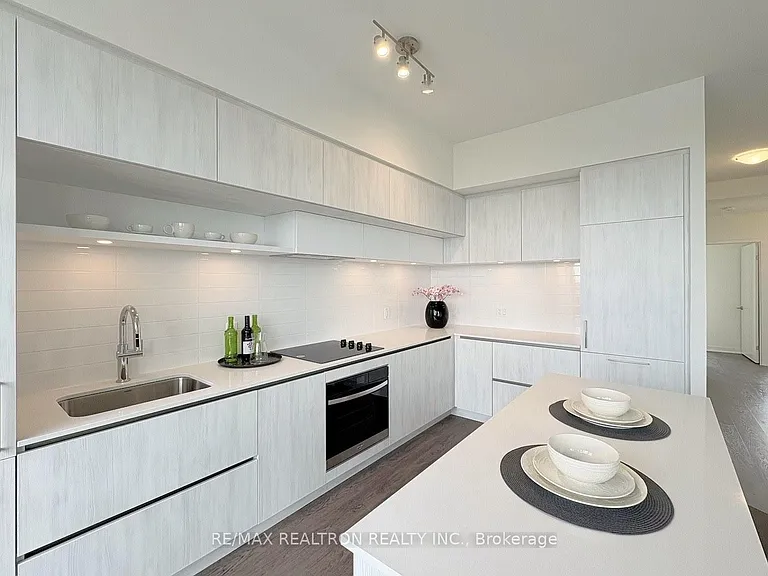 6 David Eyer Rd #Penthouse 915 — Photo 8