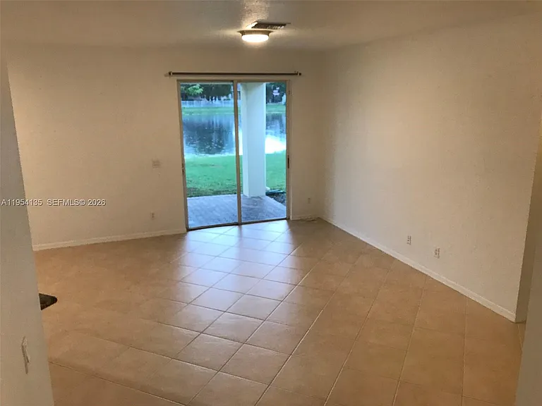 19351 SW 61st St — Photo 6