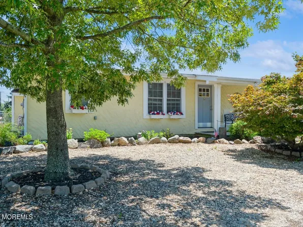 83 Longman Street, Toms River, NJ 08753