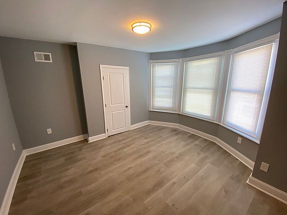 2nd image of 5552 Walton Ave