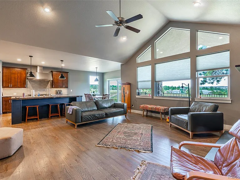 601 Pioneer Hvn — Photo 11