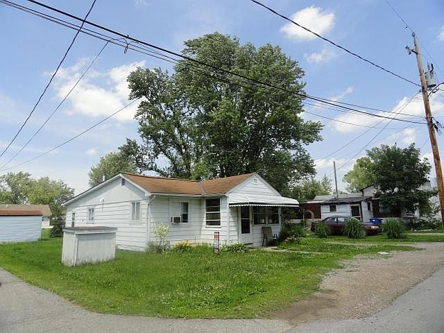 2nd image of 34 7th St