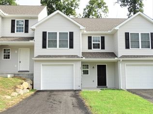247 Wildflower Dr, East Earl, PA 17519