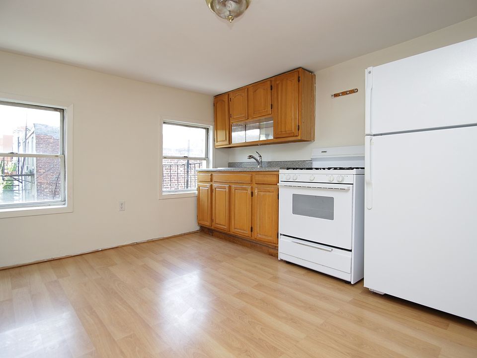 1st image of 93 4th Pl #Tfl