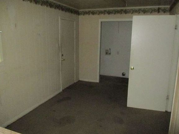 4th image of 2310 W Sherman St