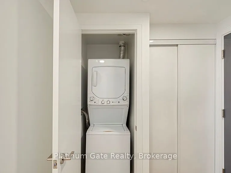 86 Dundas St E #1301 — Photo 13
