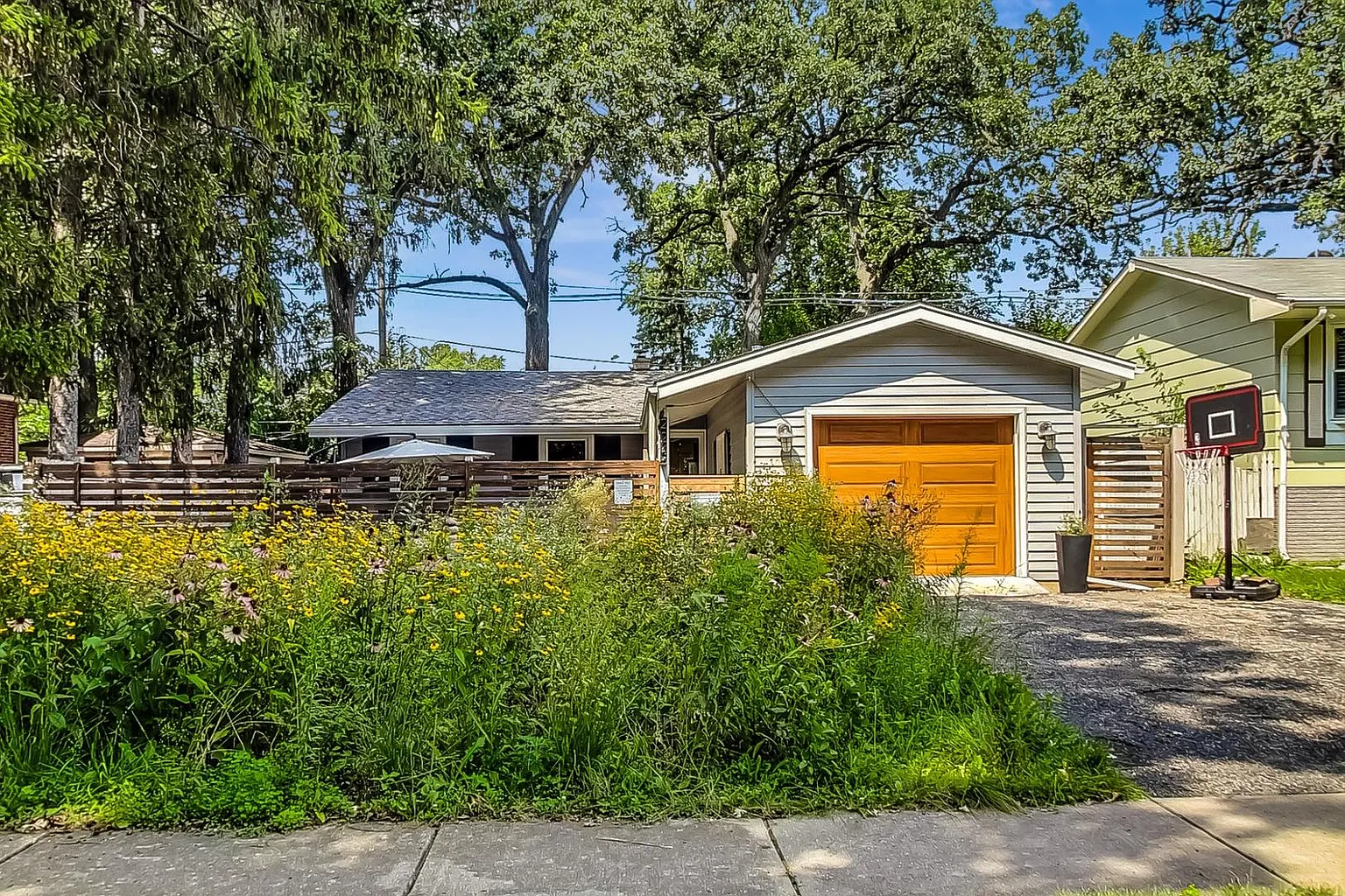 224 N Lakeshore Dr photo 1