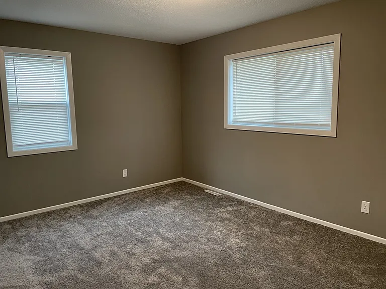 723 Tyler St NE — Photo 9