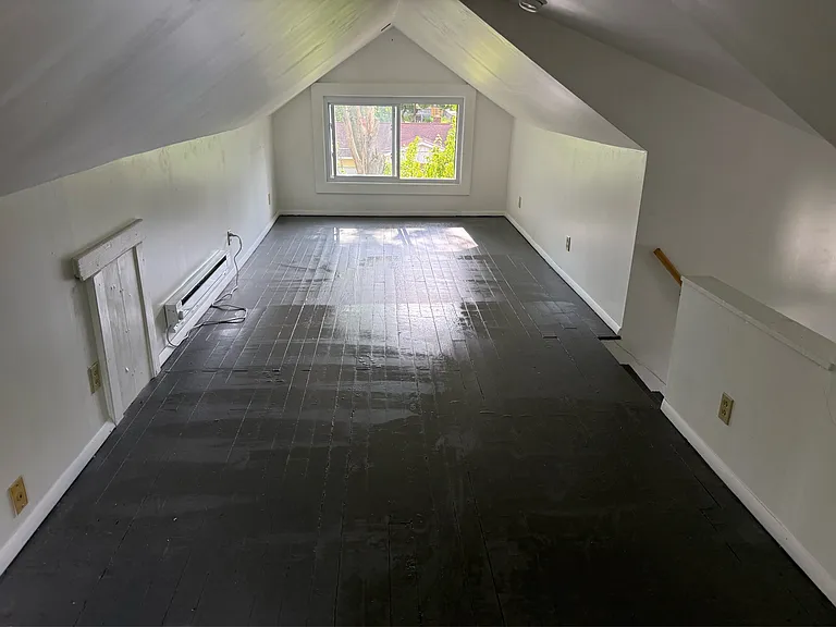 275 Goodview Ave — Photo 8